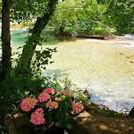 River House Hrib Vakantiehuis *