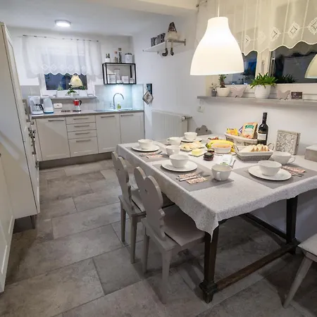 בית נופש River House Hrib